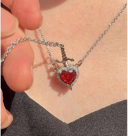 COLLAR CORAZON ESPADA