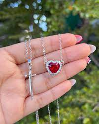 COLLAR CORAZON ESPADA
